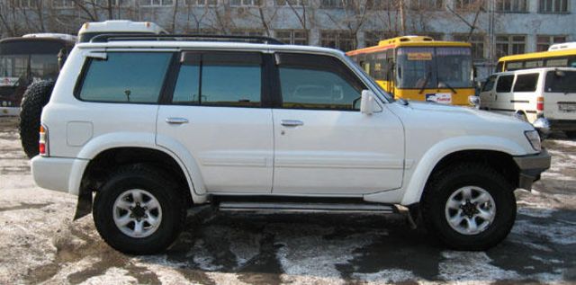 1998 Nissan Safari