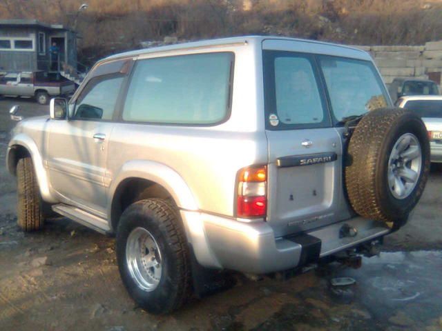 1999 Nissan Safari