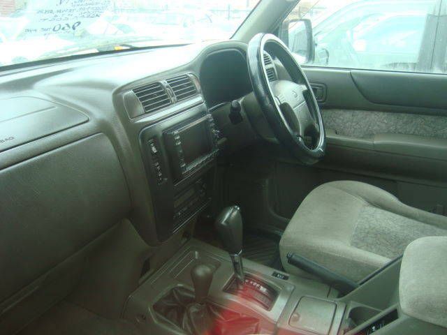 2000 Nissan Safari