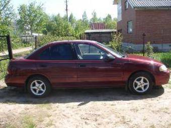 2000 Nissan Sentra Pictures