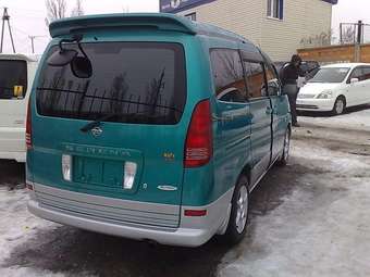 2000 Nissan Serena Photos