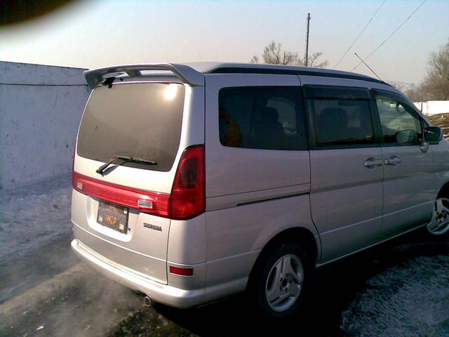 2001 Nissan Serena