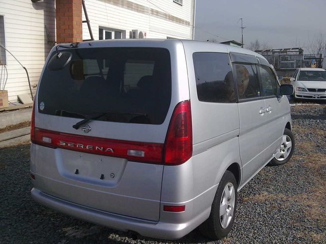 2001 Nissan Serena