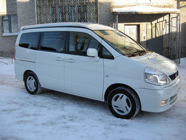 2001 Nissan Serena