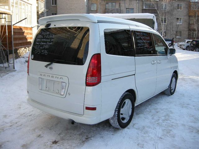 2001 Nissan Serena