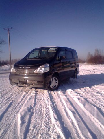 2001 Nissan Serena