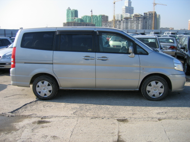 2001 Nissan Serena Photos