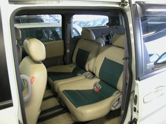 2001 Nissan Serena Pictures