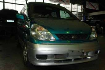 2001 Nissan Serena Pics