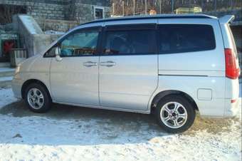 2001 Nissan Serena Pictures