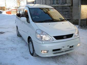 2001 Nissan Serena Photos