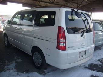 2001 Nissan Serena Pictures