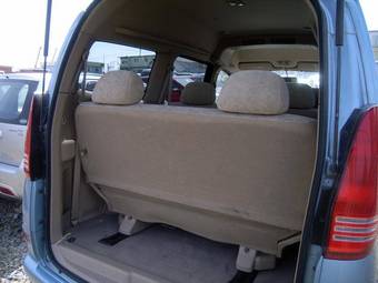 2001 Nissan Serena Photos