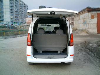 2001 Nissan Serena Pictures