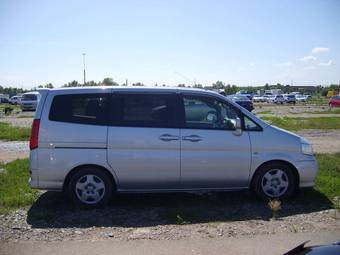 2001 Nissan Serena Photos