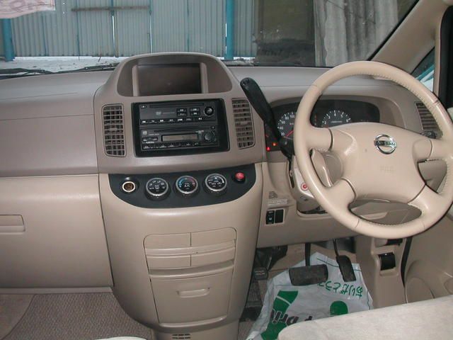 2002 Nissan Serena