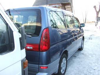 2002 Nissan Serena Photos