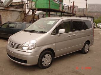 2003 Nissan Serena Photos