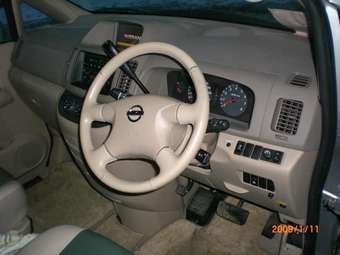 2003 Nissan Serena Pictures