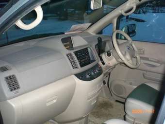 2003 Nissan Serena For Sale