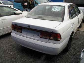 2003 Nissan Serena Photos