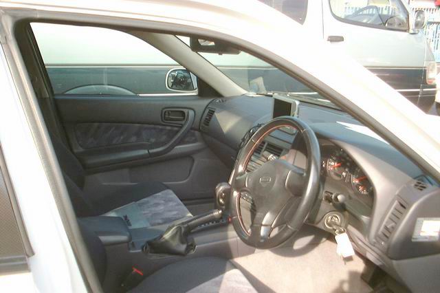 1998 Nissan Skyline Pics