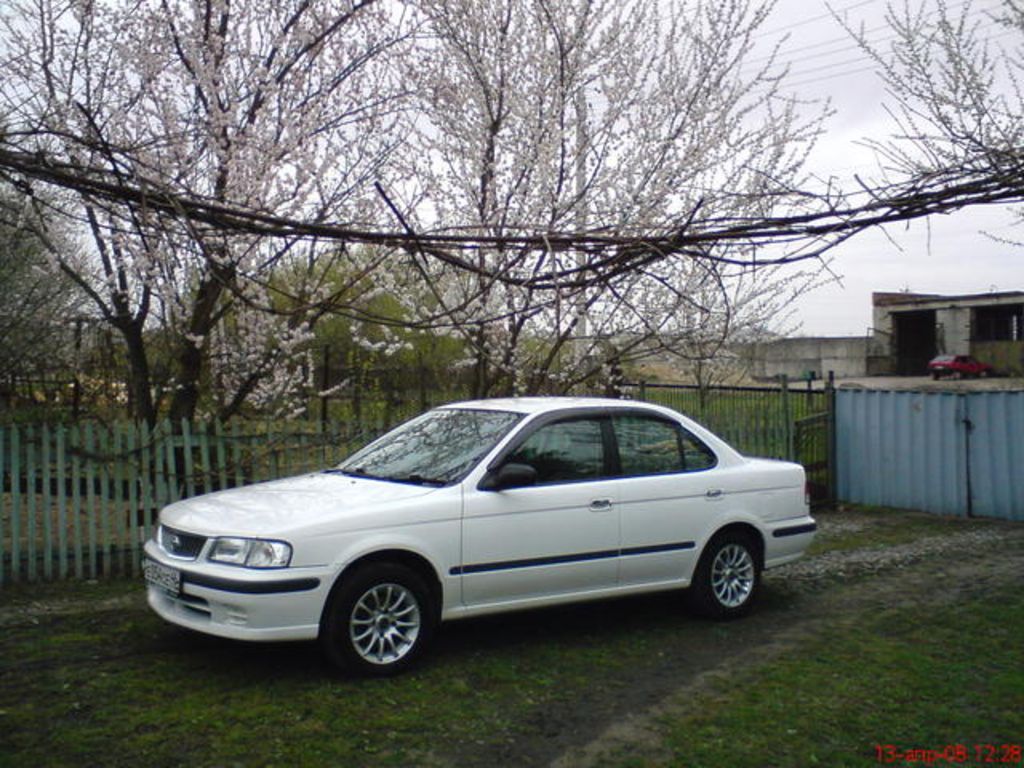 Nissan sunny 2000 год