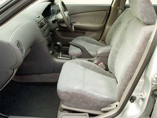 2001 Nissan Sunny Pictures