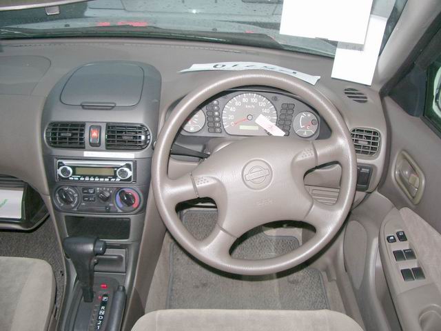 2001 Nissan Sunny Pictures