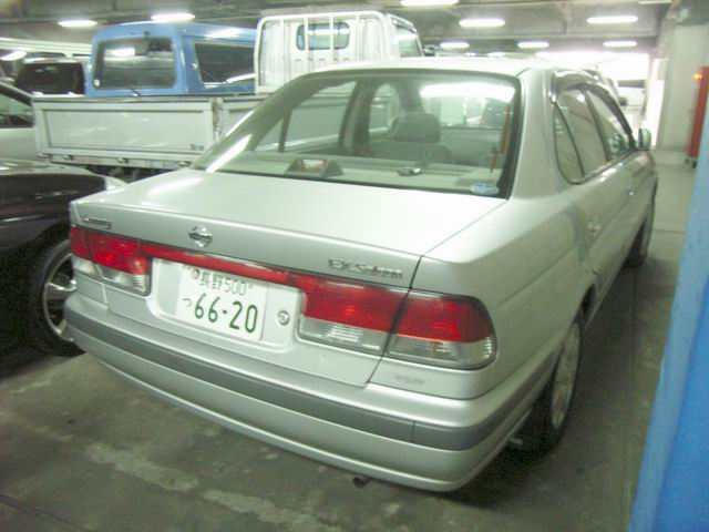 2001 Nissan Sunny Pictures