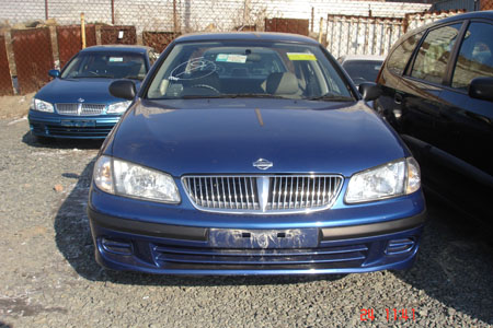 2001 Nissan Sunny Photos