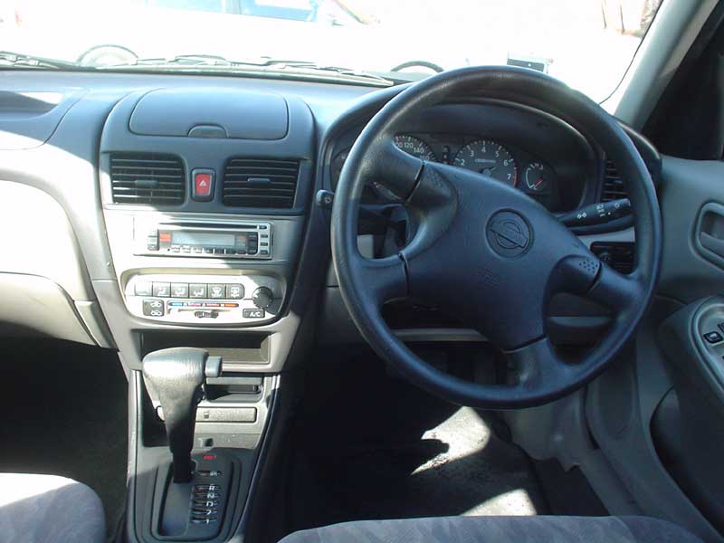 2001 Nissan Sunny Photos