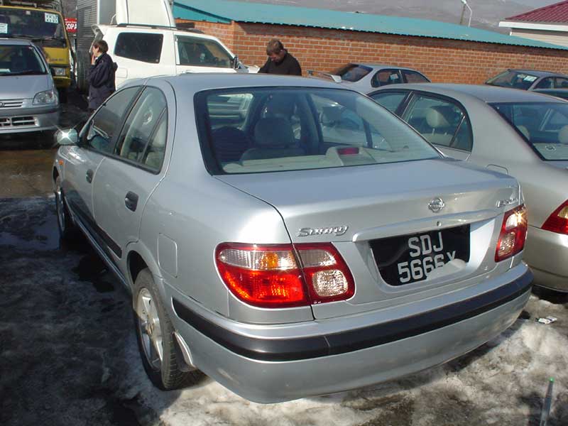 2001 Nissan Sunny Pics