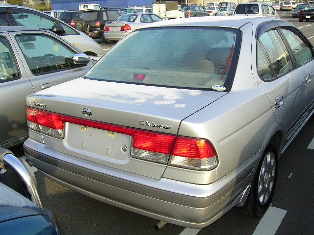 2001 Nissan Sunny Pictures