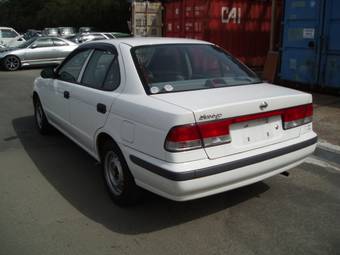 2001 Nissan Sunny Photos