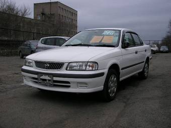 2001 Nissan Sunny Photos