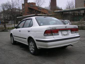 2001 Nissan Sunny Pictures