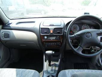 2001 Nissan Sunny Photos