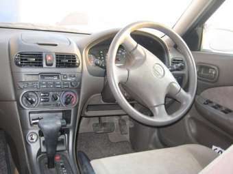 2001 Nissan Sunny Photos