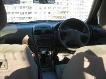 2001 Nissan Sunny Pictures