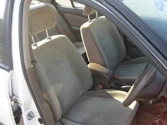 2001 Nissan Sunny Photos