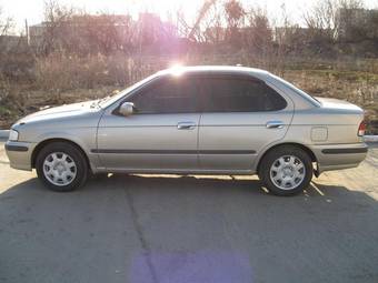 2001 Nissan Sunny Pictures