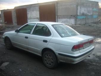 2001 Nissan Sunny Photos