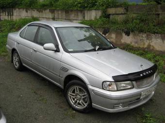 2001 Nissan Sunny Photos