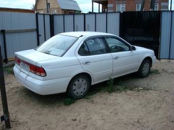 2001 Nissan Sunny Photos