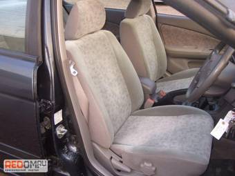 2001 Nissan Sunny Photos