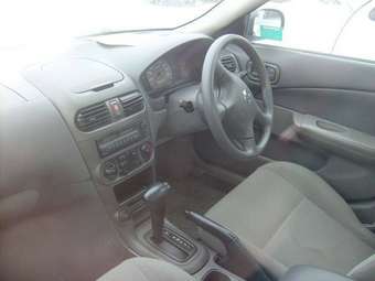 2002 Nissan Sunny Photos