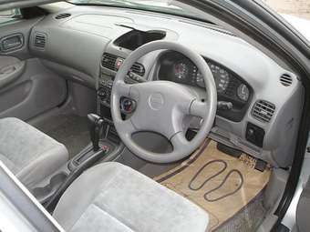 2002 Nissan Sunny Images