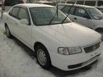 2002 Nissan Sunny Photos