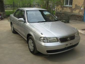 2002 Nissan Sunny Pictures